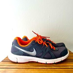 Men’s Size 9.5 Nike Shoes